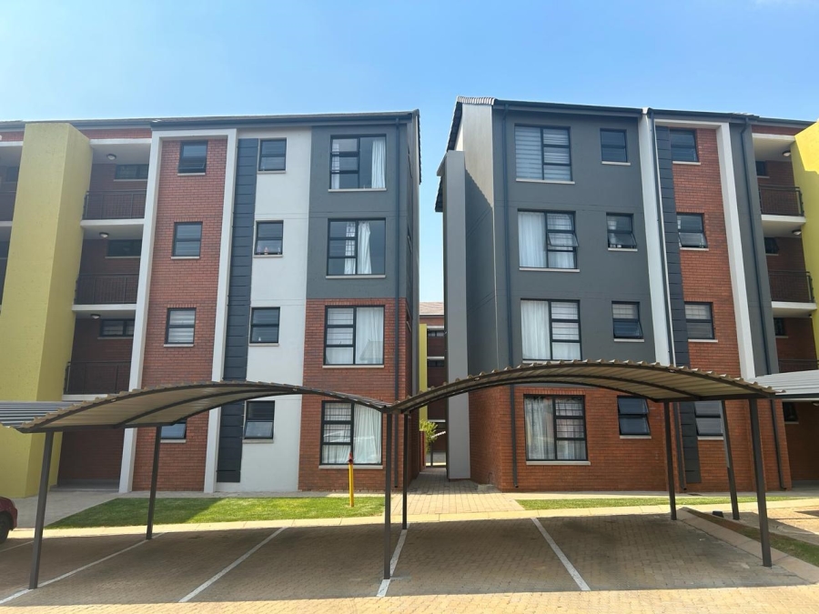 2 Bedroom Property for Sale in Rooihuiskraal North Gauteng