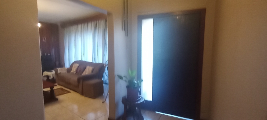 3 Bedroom Property for Sale in Selcourt Gauteng
