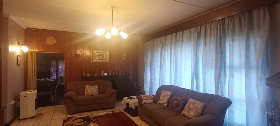3 Bedroom Property for Sale in Selcourt Gauteng