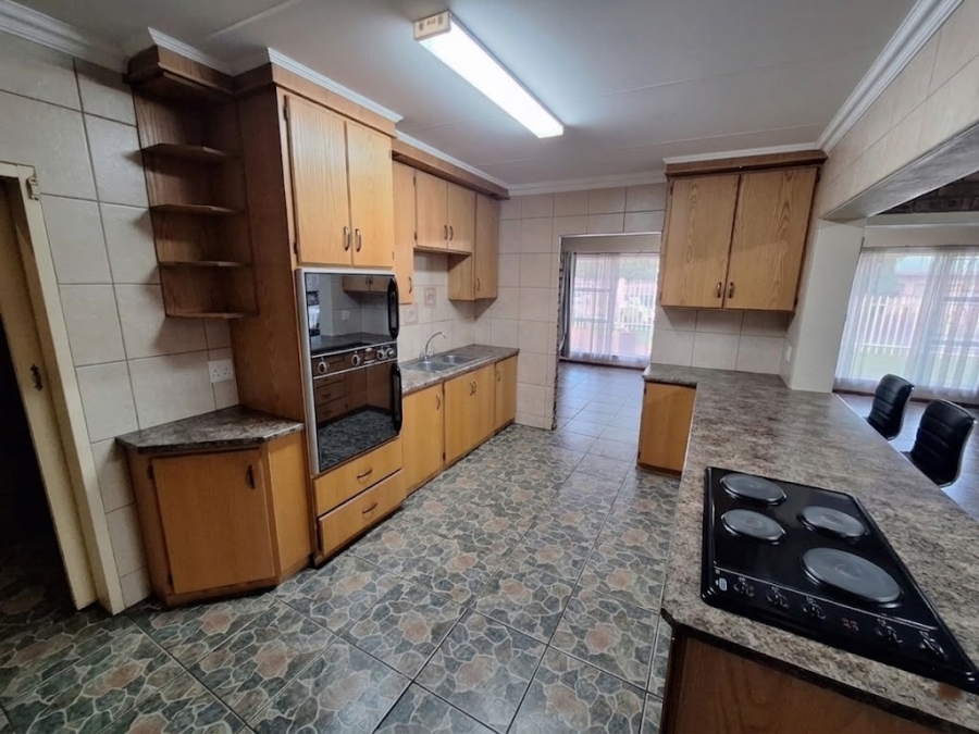 4 Bedroom Property for Sale in Vanderbijlpark SE 2 Gauteng