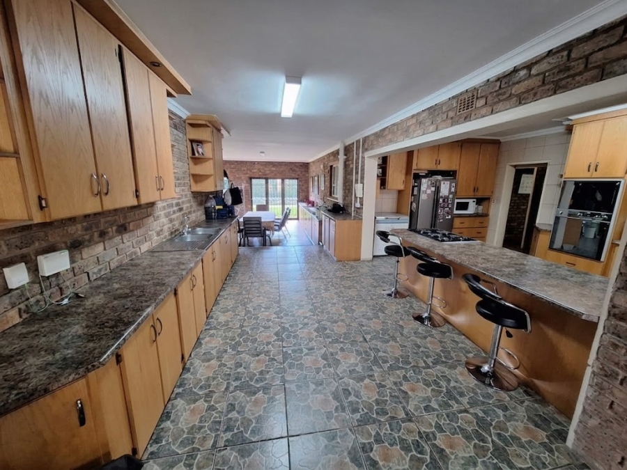 4 Bedroom Property for Sale in Vanderbijlpark SE 2 Gauteng