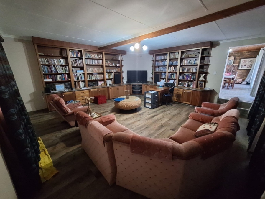 4 Bedroom Property for Sale in Vanderbijlpark SE 2 Gauteng