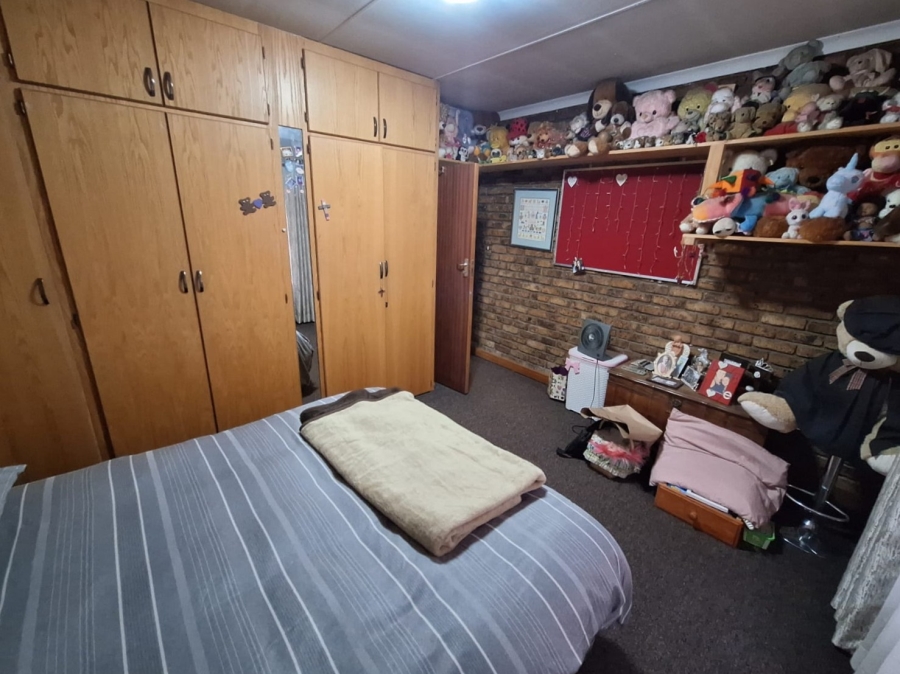 4 Bedroom Property for Sale in Vanderbijlpark SE 2 Gauteng