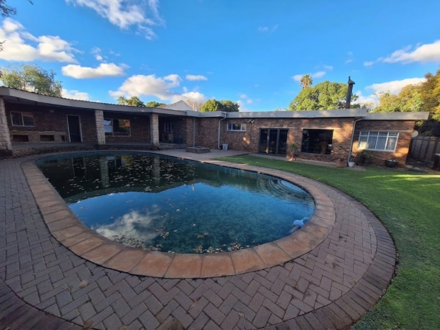 4 Bedroom Property for Sale in Vanderbijlpark SE 2 Gauteng