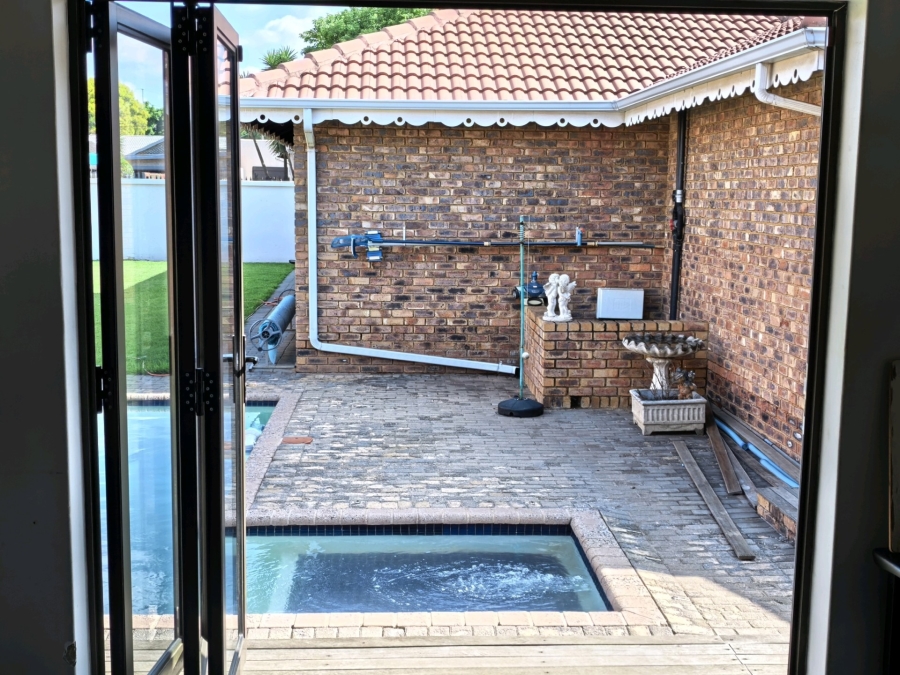 4 Bedroom Property for Sale in Petersfield Gauteng
