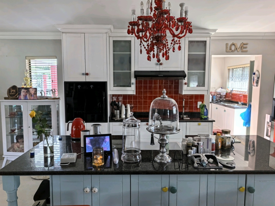 4 Bedroom Property for Sale in Petersfield Gauteng
