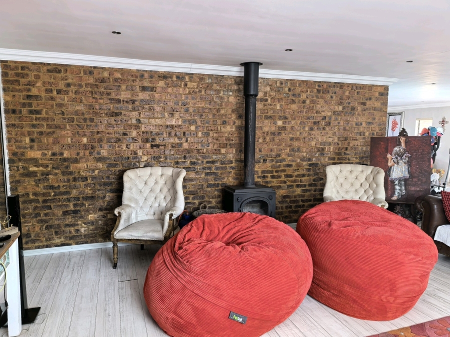 4 Bedroom Property for Sale in Petersfield Gauteng