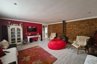 4 Bedroom Property for Sale in Petersfield Gauteng