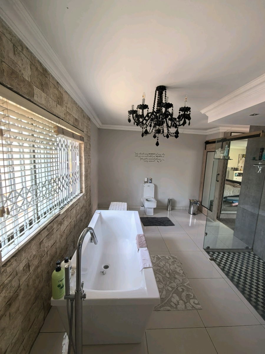 4 Bedroom Property for Sale in Petersfield Gauteng