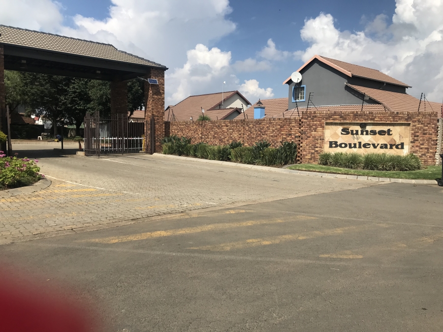 2 Bedroom Property for Sale in Sonneveld Gauteng