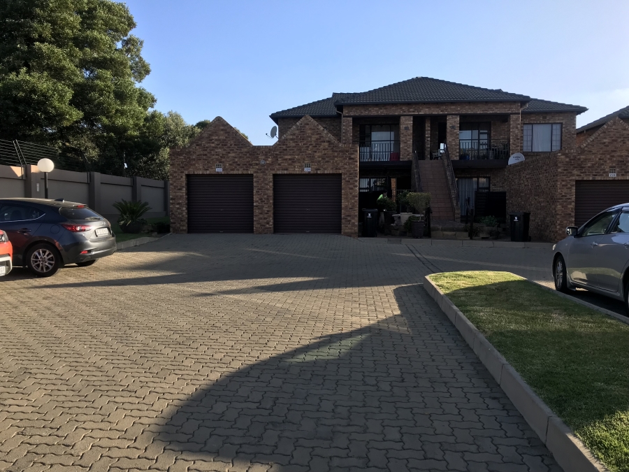2 Bedroom Property for Sale in Sonneveld Gauteng