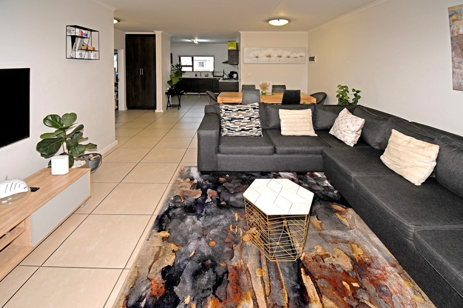 2 Bedroom Property for Sale in Greenstone Hill Gauteng