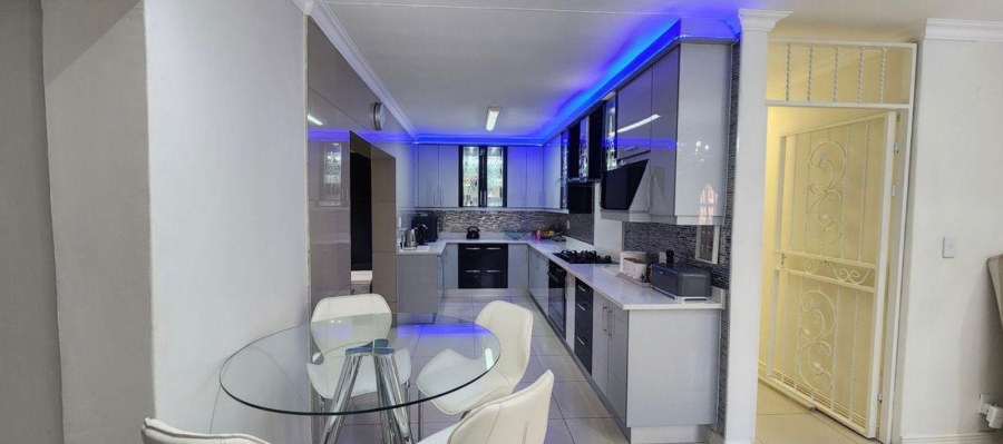4 Bedroom Property for Sale in Erasmia Gauteng