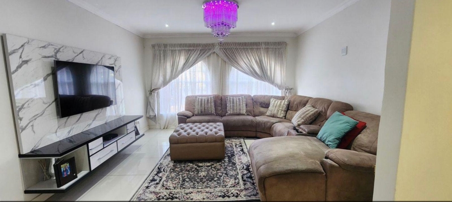 4 Bedroom Property for Sale in Erasmia Gauteng
