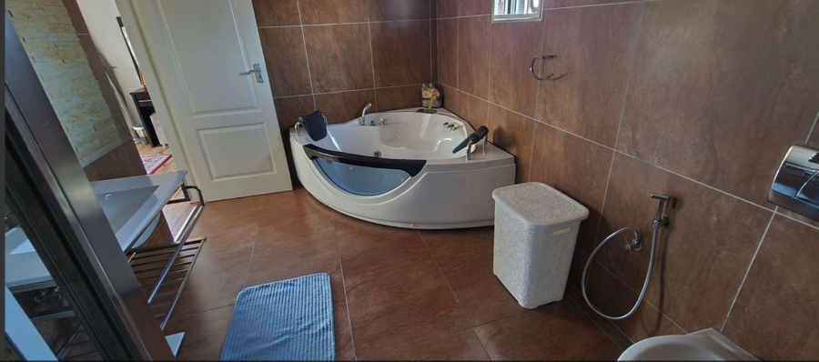 4 Bedroom Property for Sale in Erasmia Gauteng