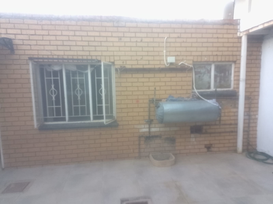14 Bedroom Property for Sale in Laudium Ext 3 Gauteng