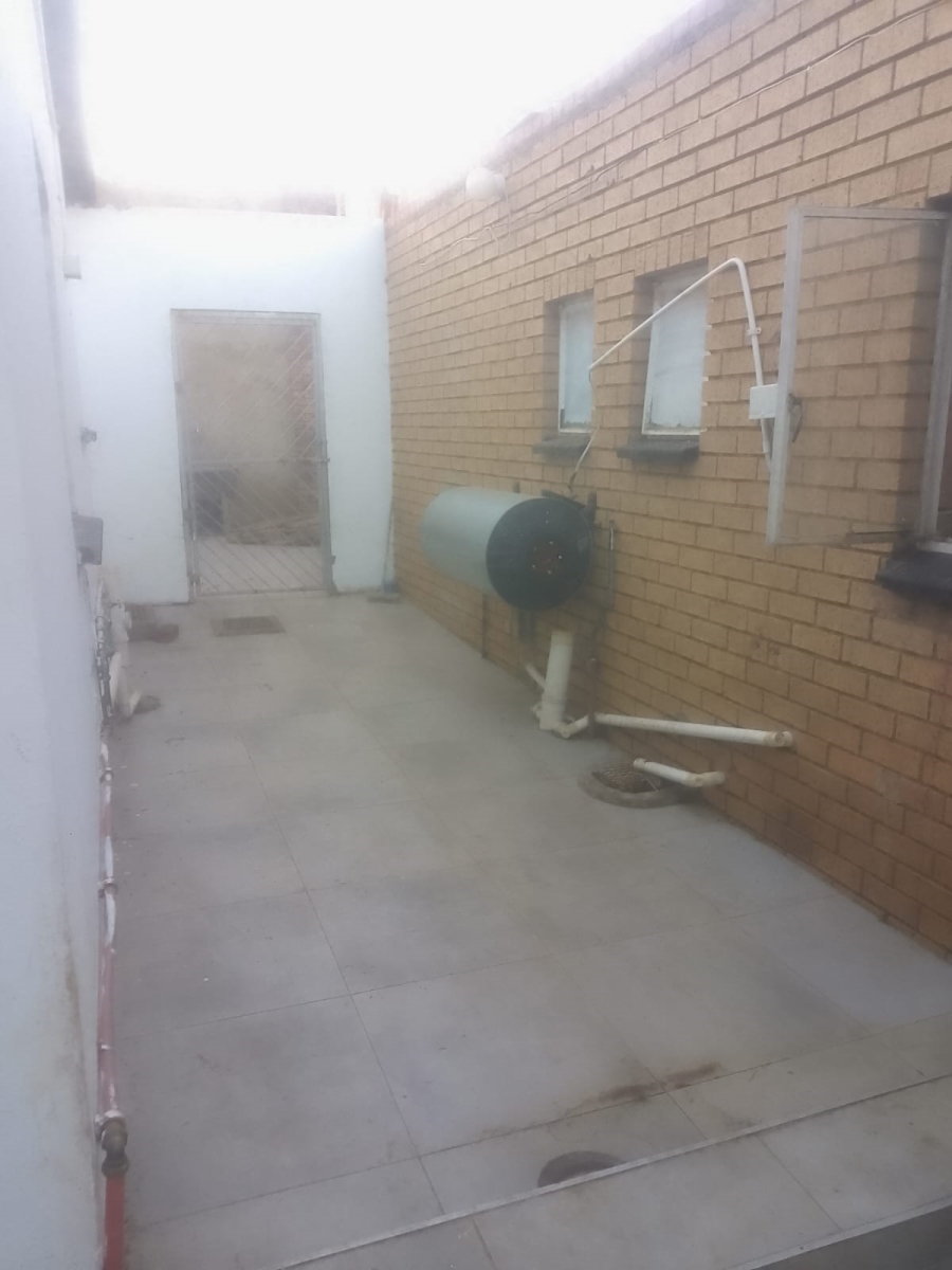 14 Bedroom Property for Sale in Laudium Ext 3 Gauteng
