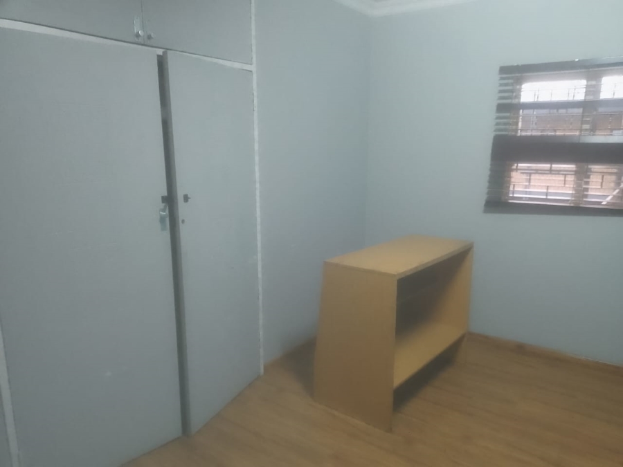 To Let 4 Bedroom Property for Rent in Laudium Gauteng