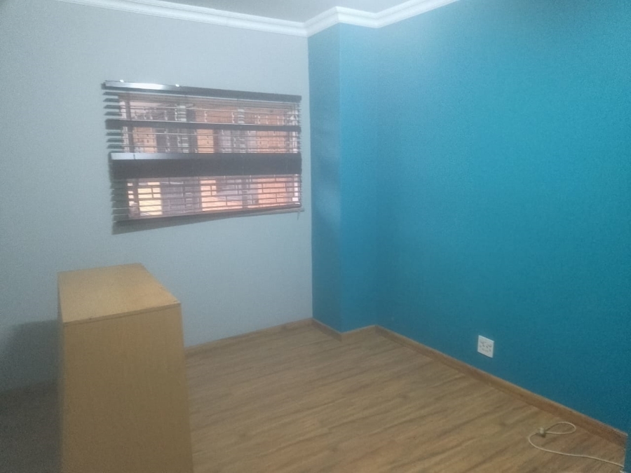 To Let 4 Bedroom Property for Rent in Laudium Gauteng