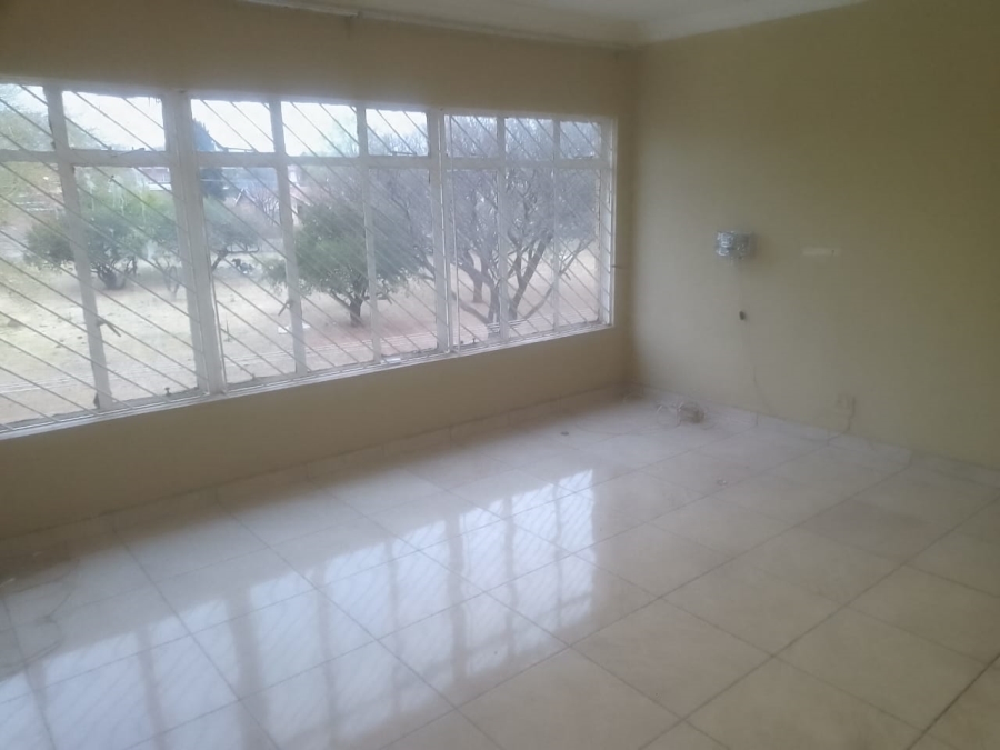To Let 4 Bedroom Property for Rent in Laudium Gauteng
