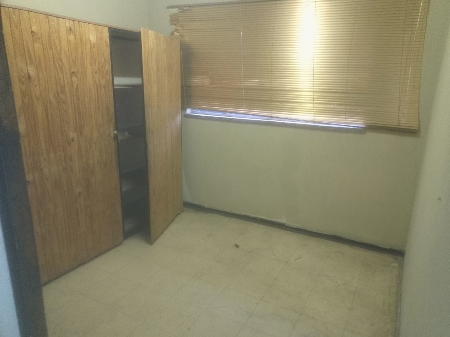 To Let 4 Bedroom Property for Rent in Laudium Gauteng
