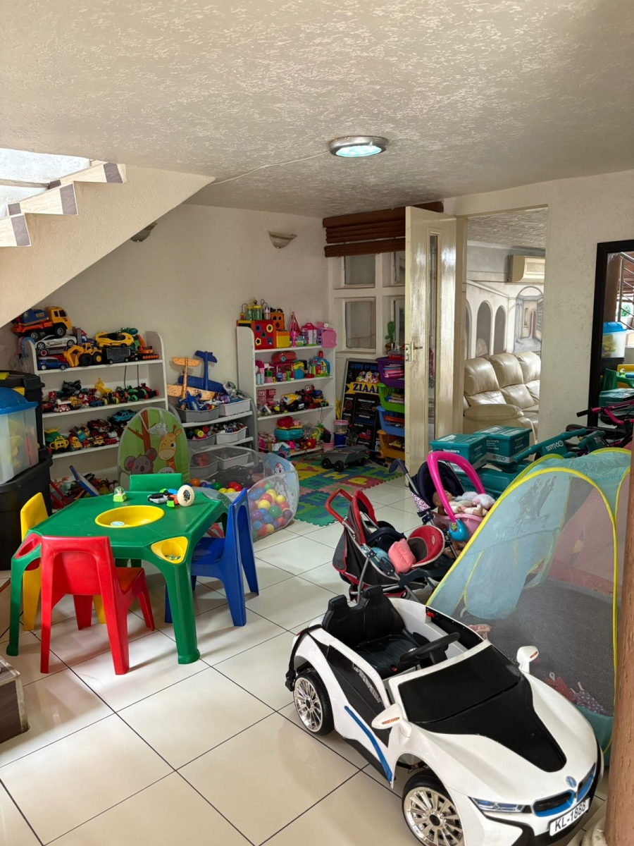 5 Bedroom Property for Sale in Laudium Gauteng