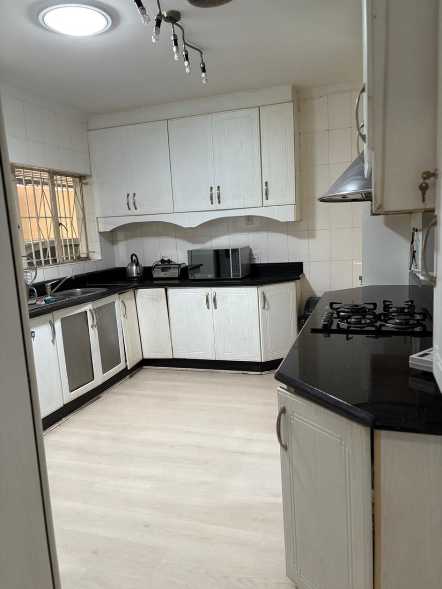 5 Bedroom Property for Sale in Laudium Gauteng