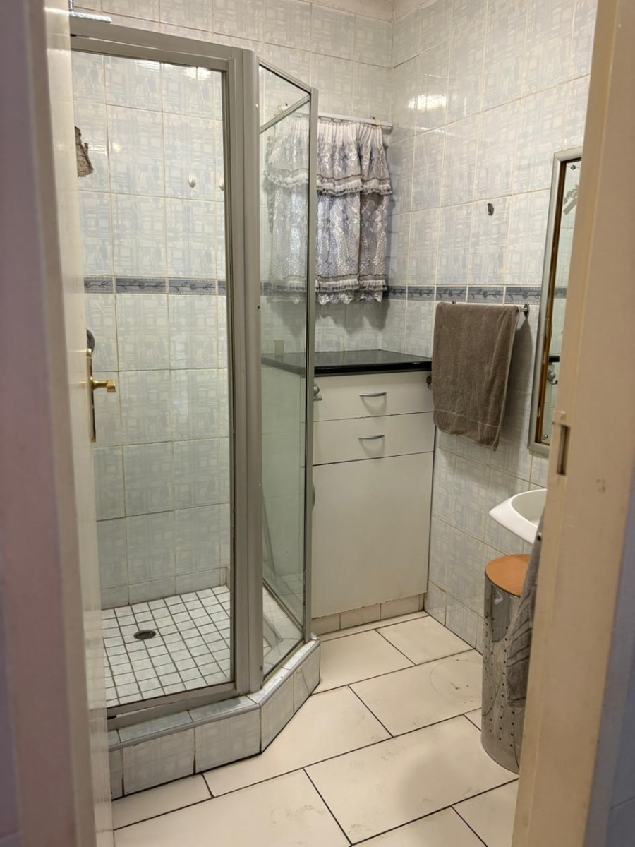 5 Bedroom Property for Sale in Laudium Gauteng