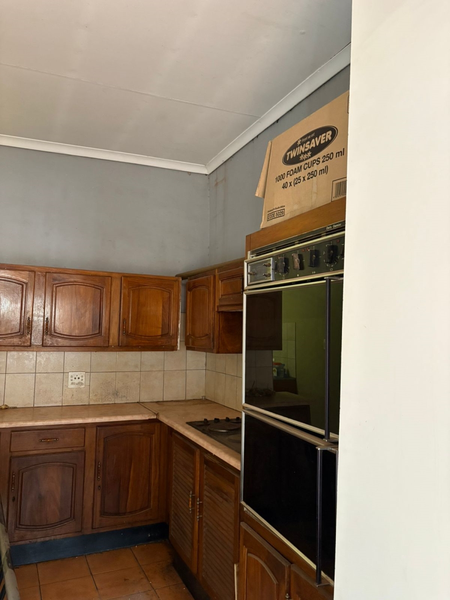 5 Bedroom Property for Sale in Laudium Gauteng