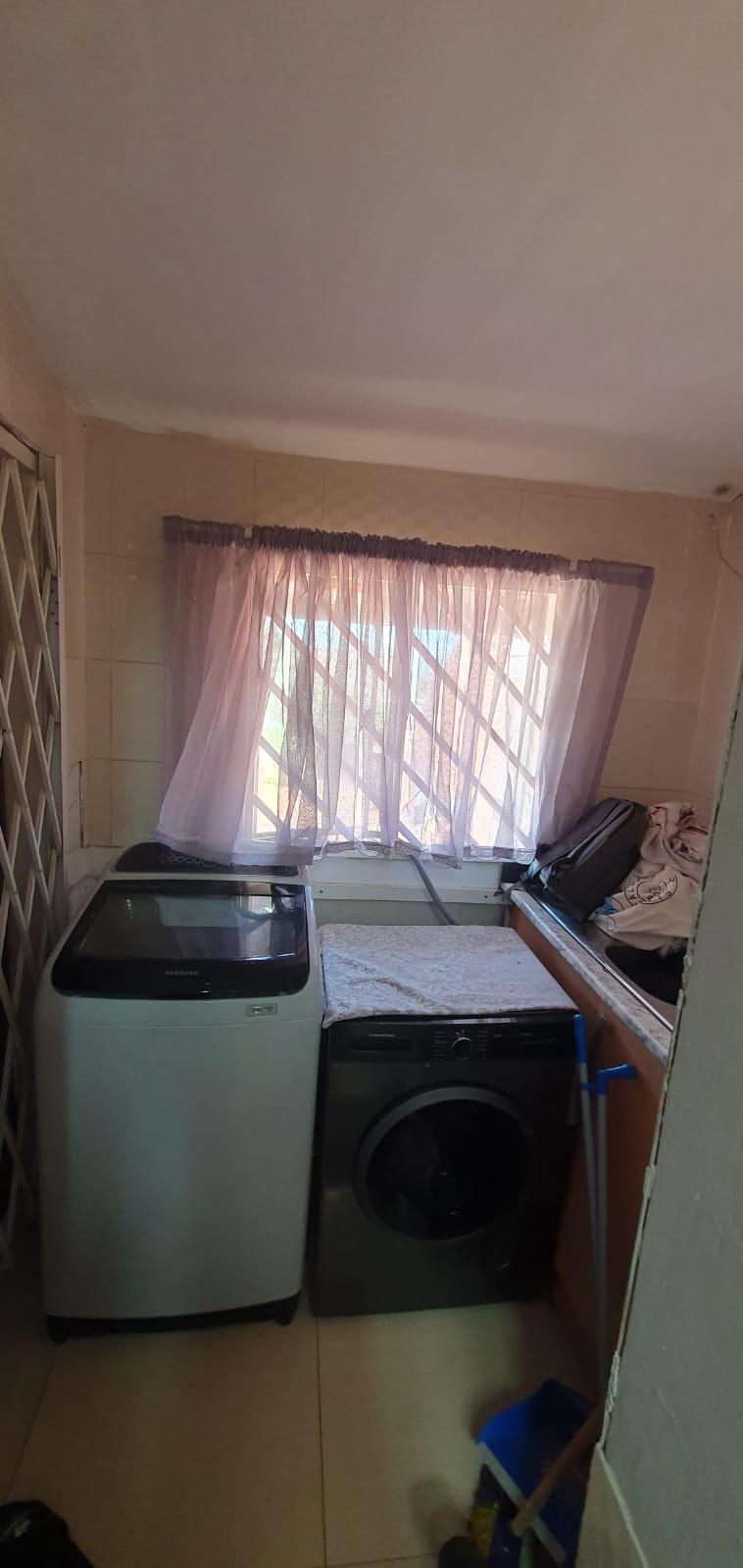 5 Bedroom Property for Sale in Erasmia Gauteng