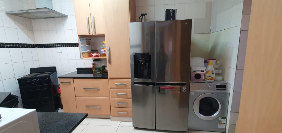 5 Bedroom Property for Sale in Erasmia Gauteng