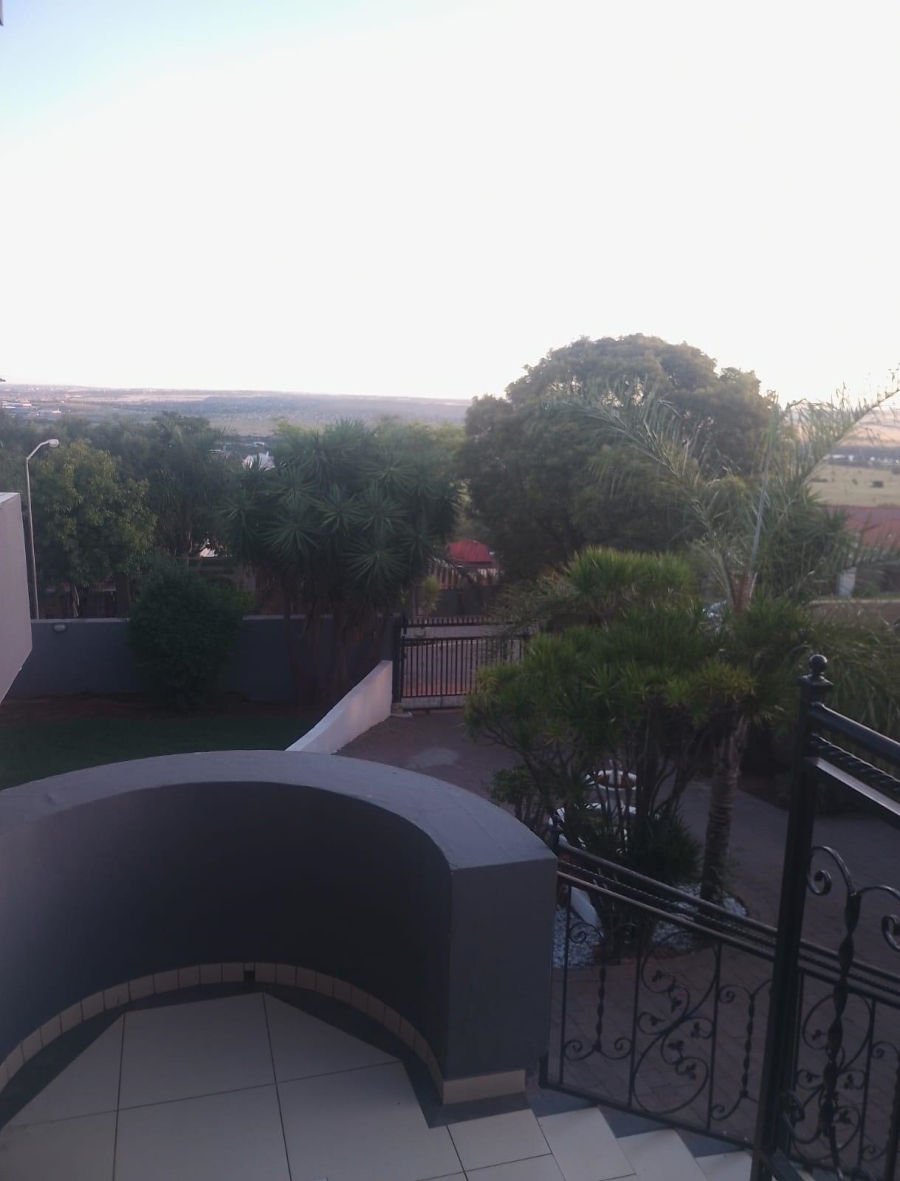 5 Bedroom Property for Sale in Erasmia Gauteng