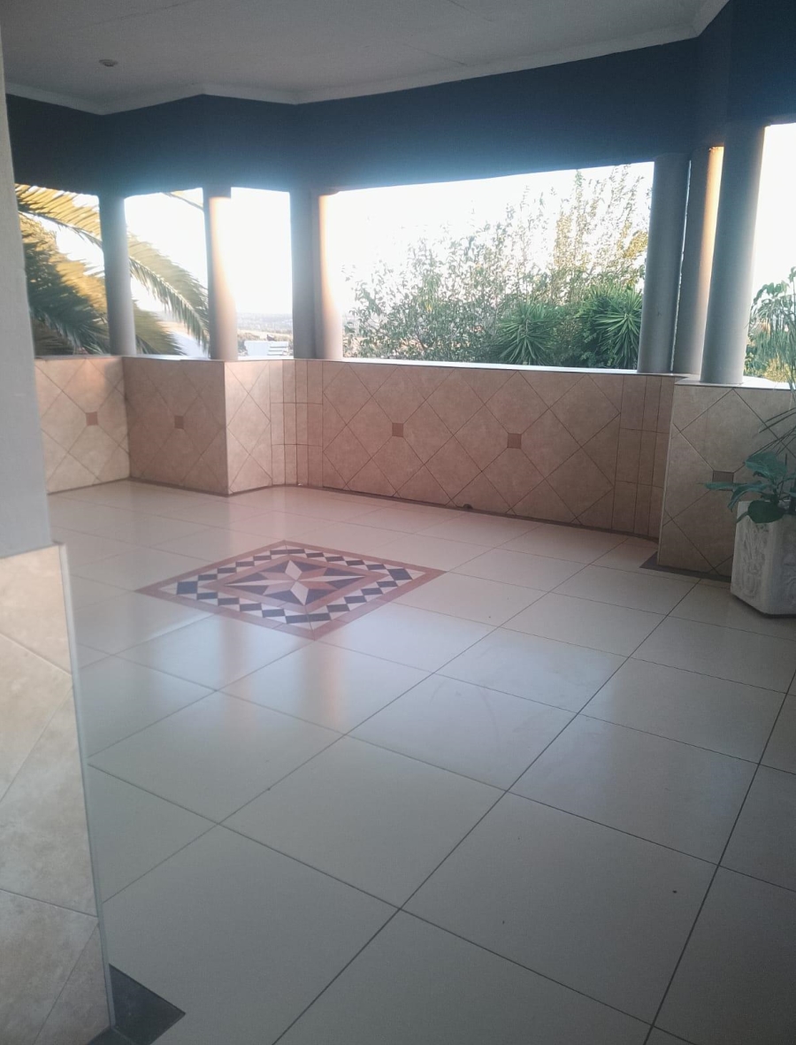 5 Bedroom Property for Sale in Erasmia Gauteng