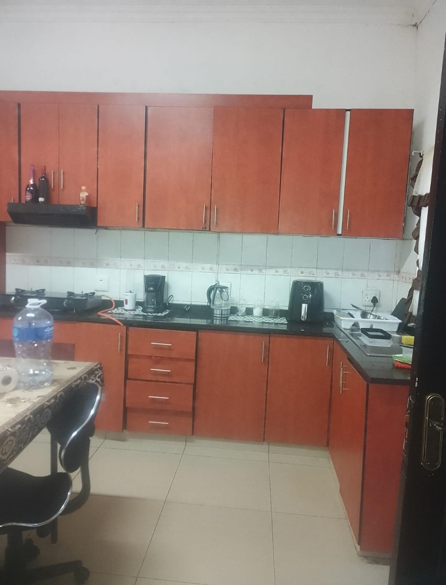 5 Bedroom Property for Sale in Erasmia Gauteng