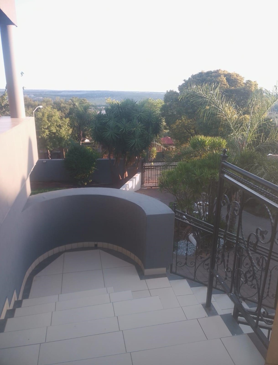5 Bedroom Property for Sale in Erasmia Gauteng