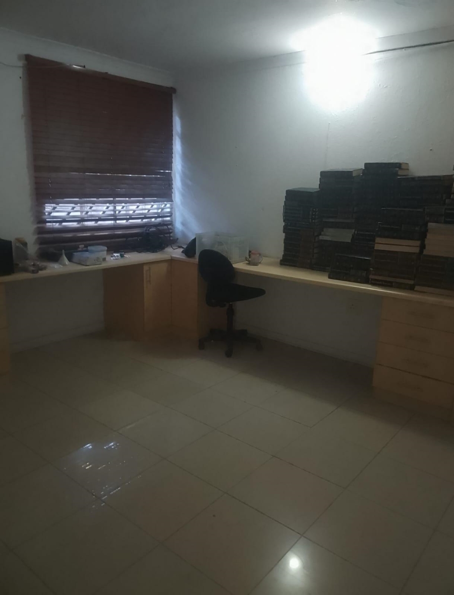 5 Bedroom Property for Sale in Erasmia Gauteng