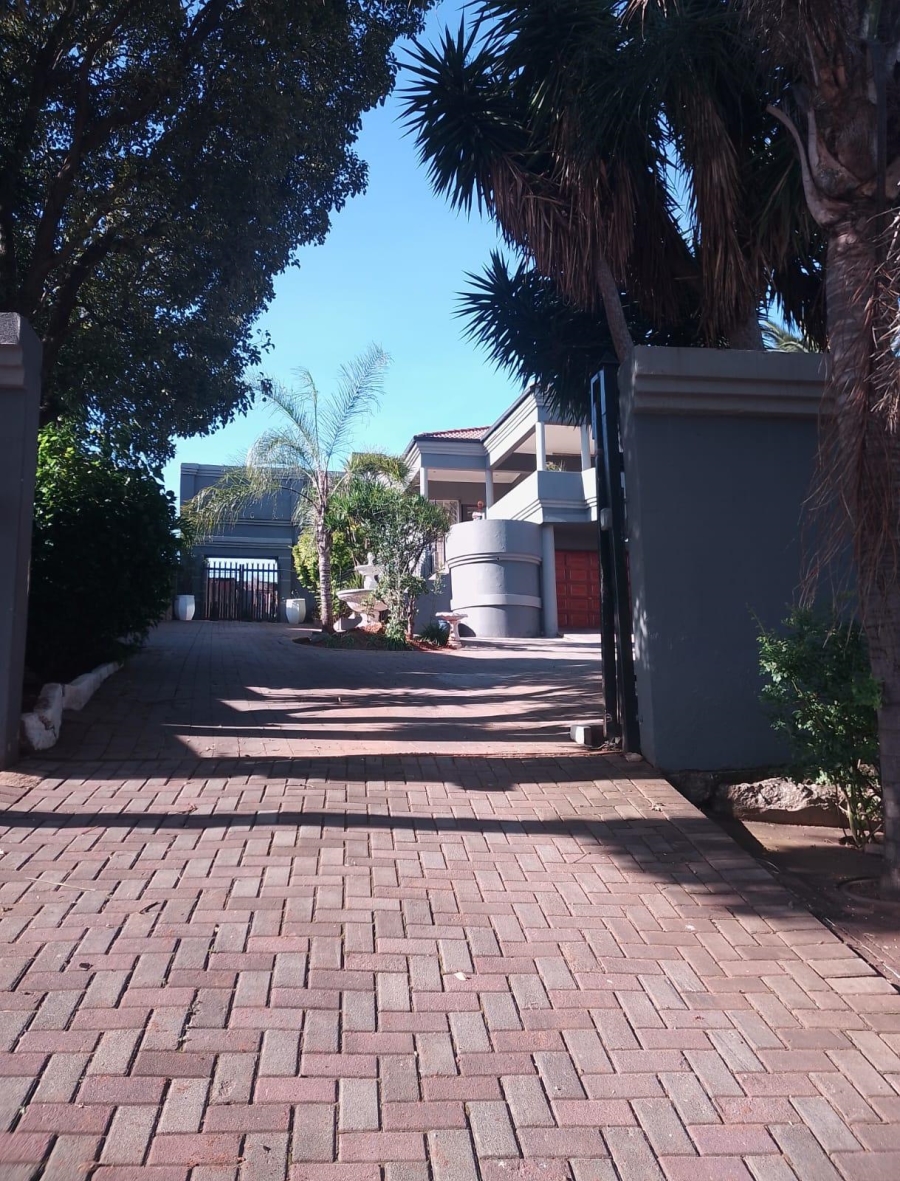 5 Bedroom Property for Sale in Erasmia Gauteng