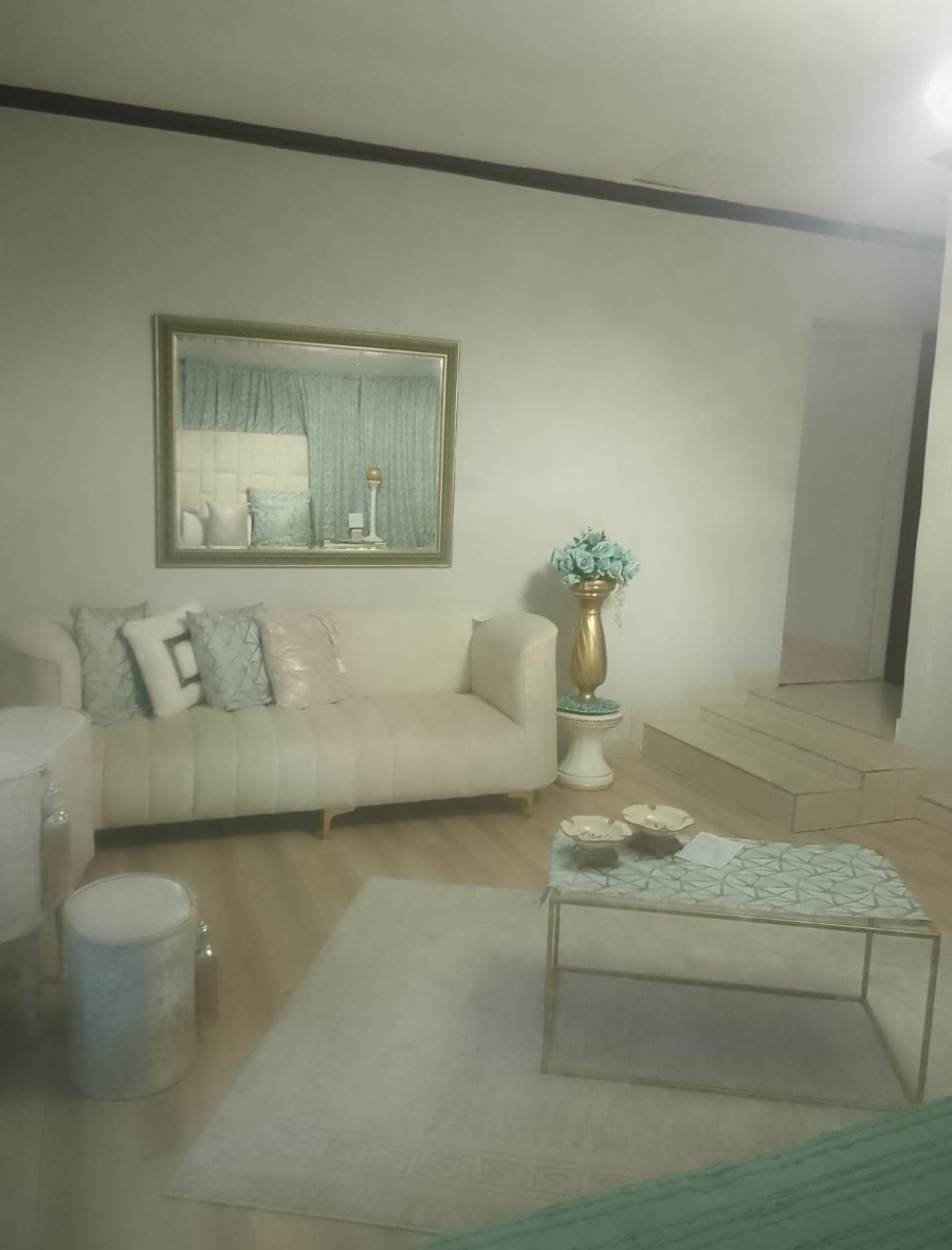 5 Bedroom Property for Sale in Erasmia Gauteng