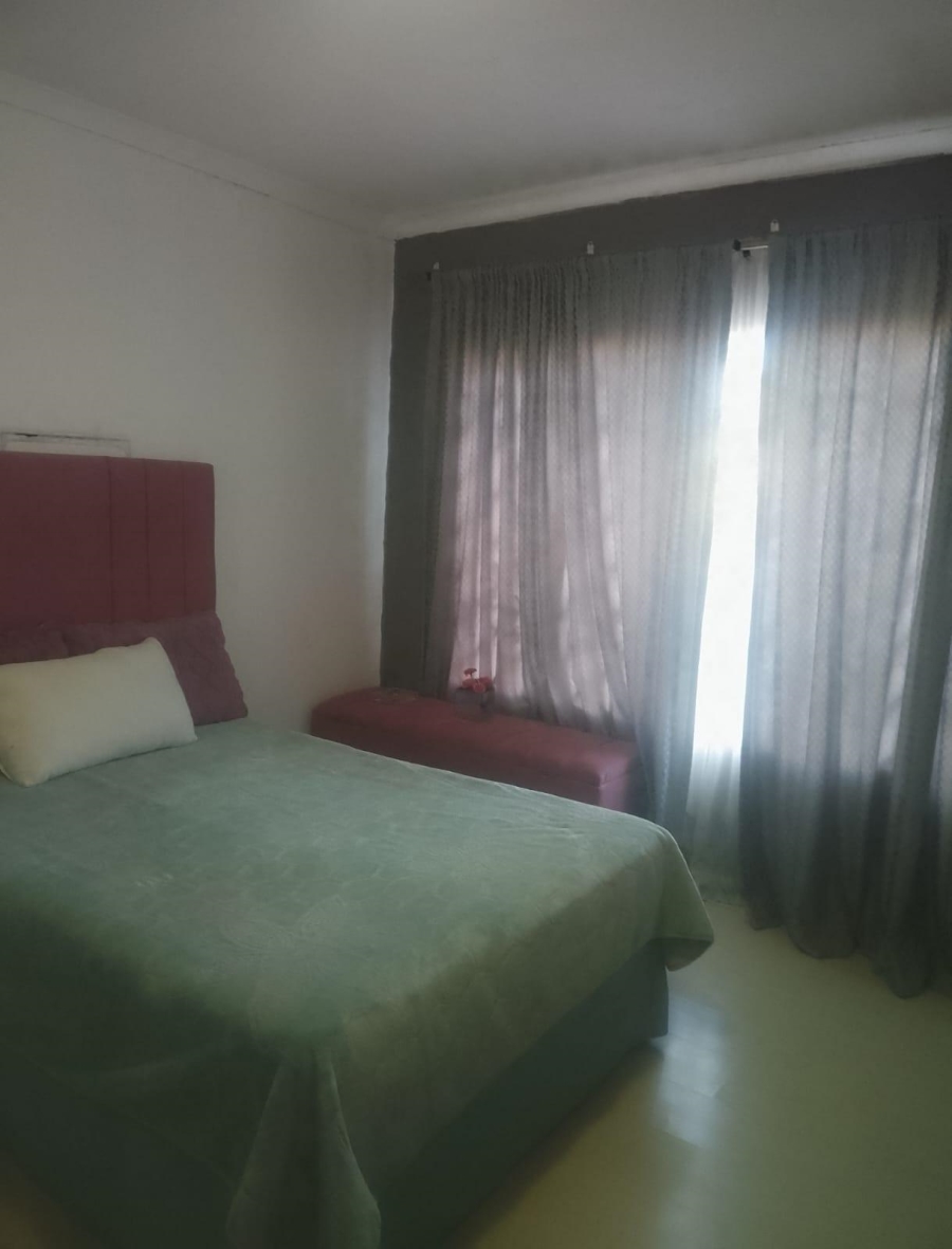 5 Bedroom Property for Sale in Erasmia Gauteng