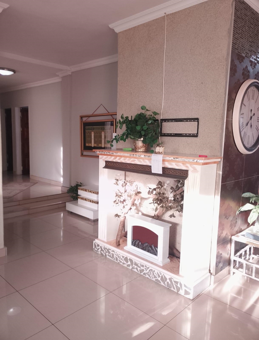 5 Bedroom Property for Sale in Erasmia Gauteng