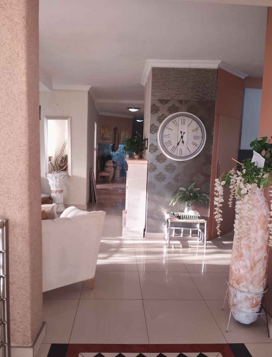 5 Bedroom Property for Sale in Erasmia Gauteng