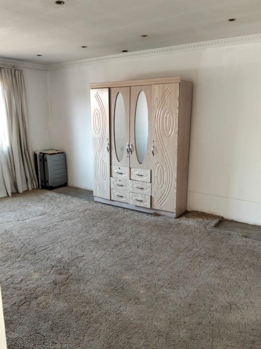 7 Bedroom Property for Sale in Laudium Gauteng