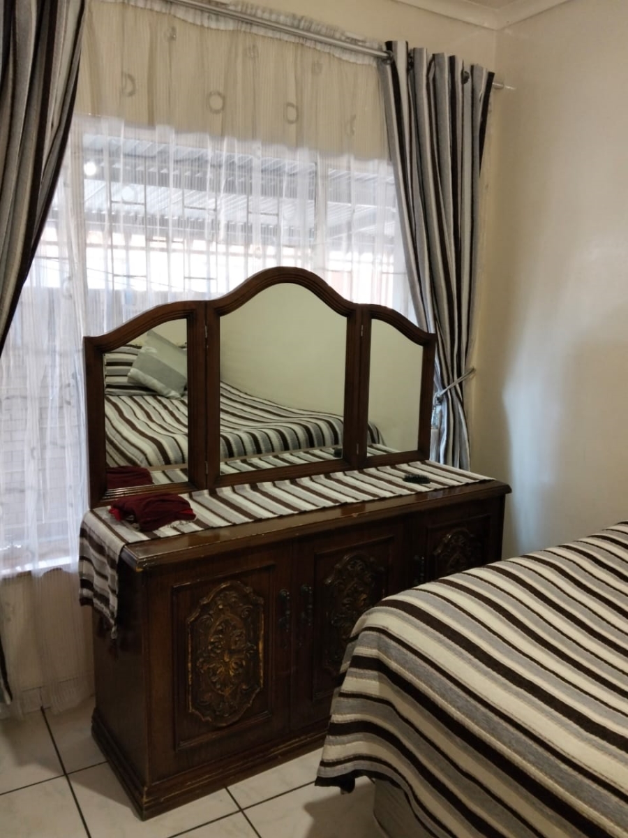 7 Bedroom Property for Sale in Laudium Gauteng