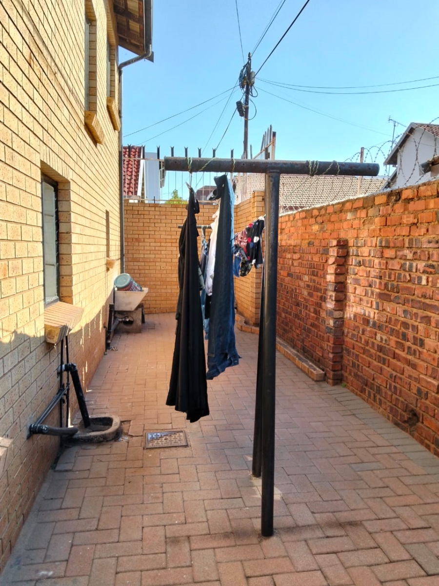 7 Bedroom Property for Sale in Laudium Gauteng