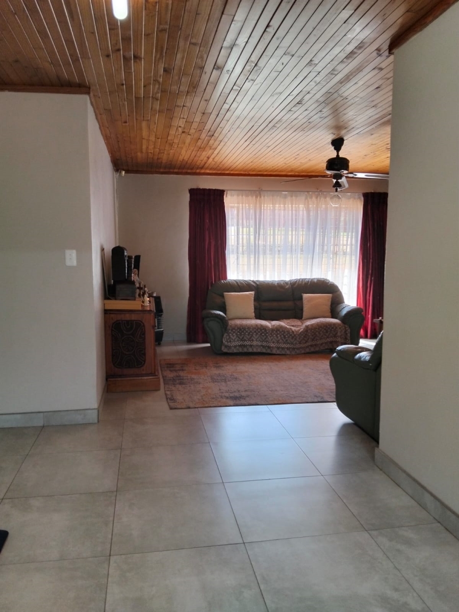 4 Bedroom Property for Sale in Laudium Ext 1 Gauteng