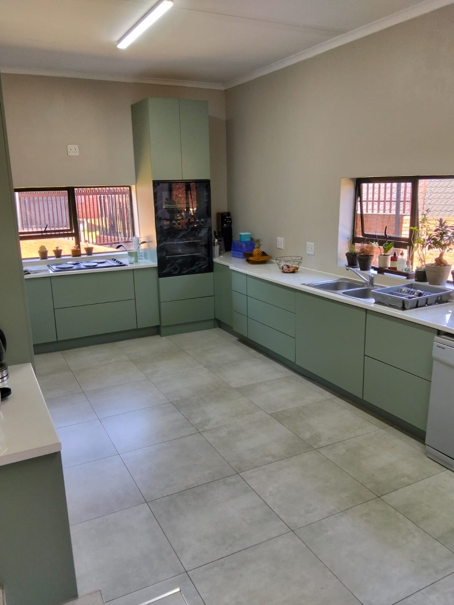 4 Bedroom Property for Sale in Laudium Ext 1 Gauteng