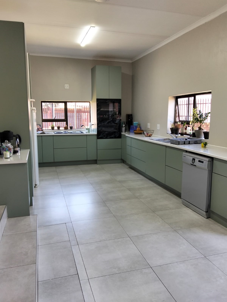 4 Bedroom Property for Sale in Laudium Ext 1 Gauteng