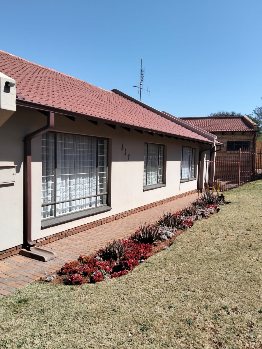 4 Bedroom Property for Sale in Laudium Ext 1 Gauteng
