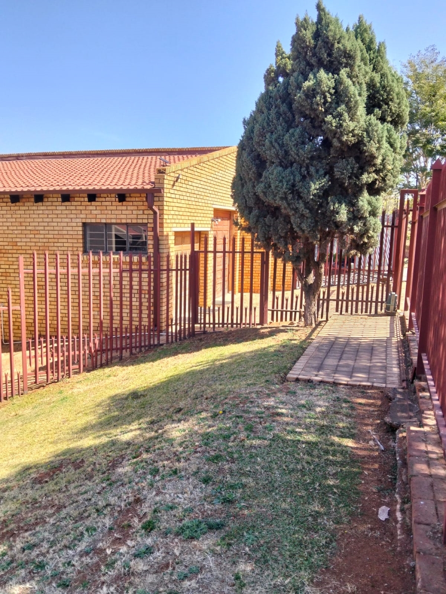 4 Bedroom Property for Sale in Laudium Ext 1 Gauteng