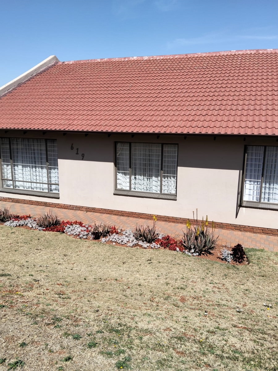 4 Bedroom Property for Sale in Laudium Ext 1 Gauteng